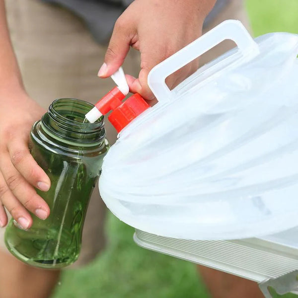 Wildtrak Collapsible Water Carrier with Tap (5 Litres)