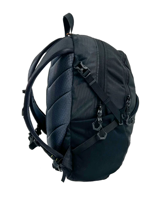 BlackWolf Kalbarri 20L Backpack - Jet Black