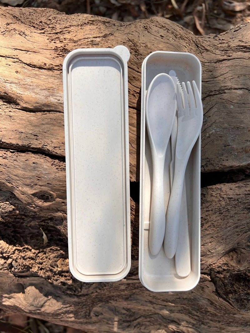 Wildtrak Eco Friendly Wheat Straw Cutlery Set in Case - Beige or Blue (Random Colour Selection)