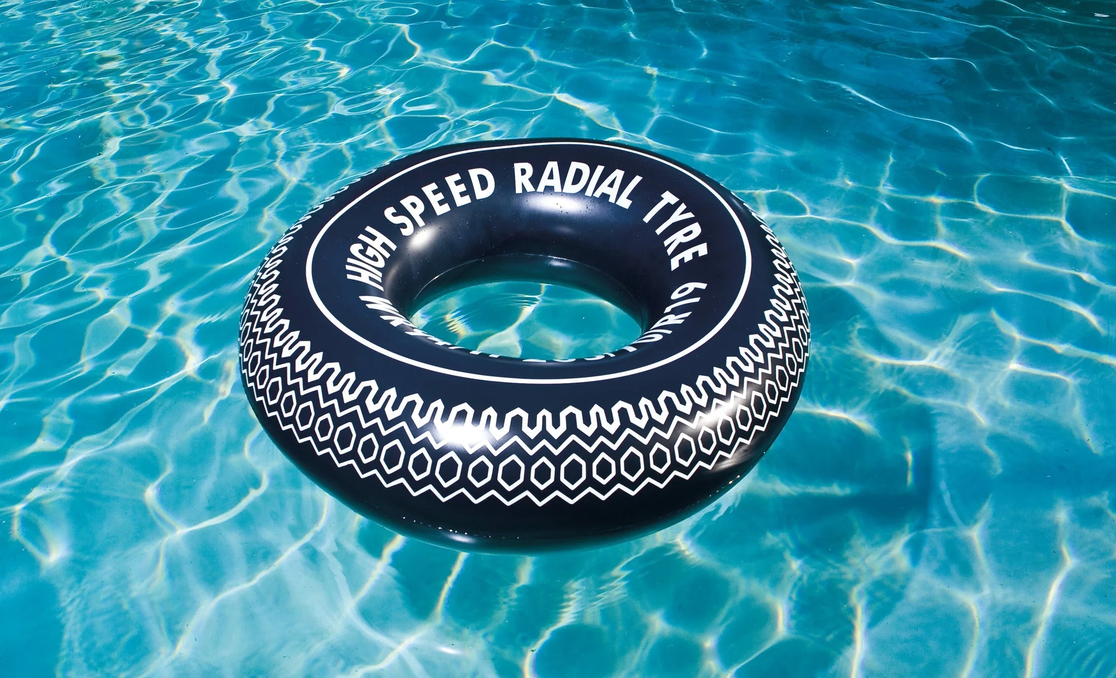Wildtrak Airtime Extra Large Inflatable Tyre Swim Ring (90cm)